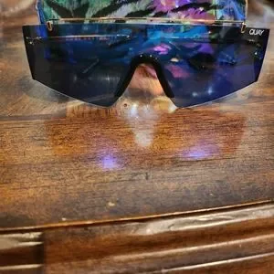 Quay Transcend sunglasses with case Quay Australia | Accessories | Quay Transcend Sunglasses  main image 3
